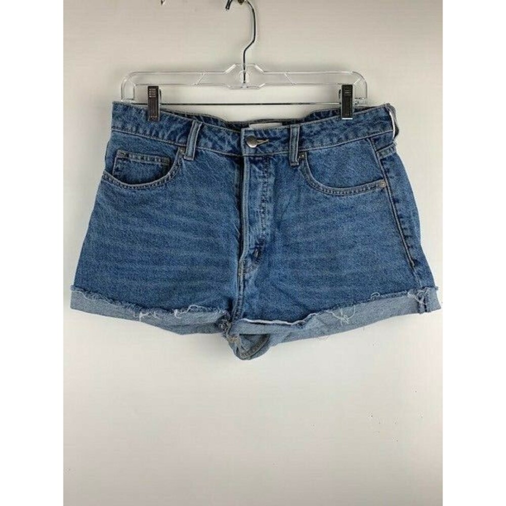 H & M Size 10 Womens Jeans Denim Shorts Medium Wash Button Fly Raw Hem